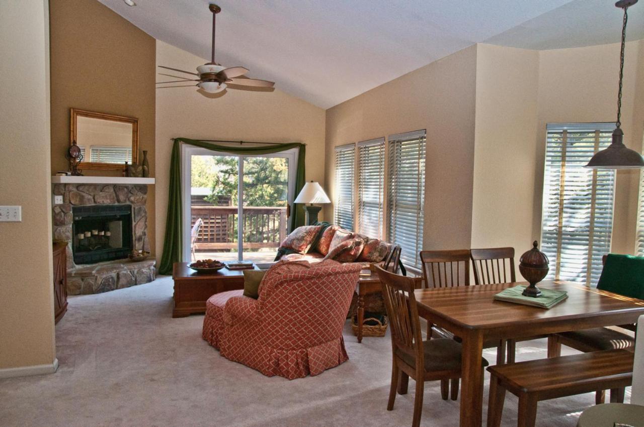 The Lodge At Old Kinderhook Camdenton Extérieur photo