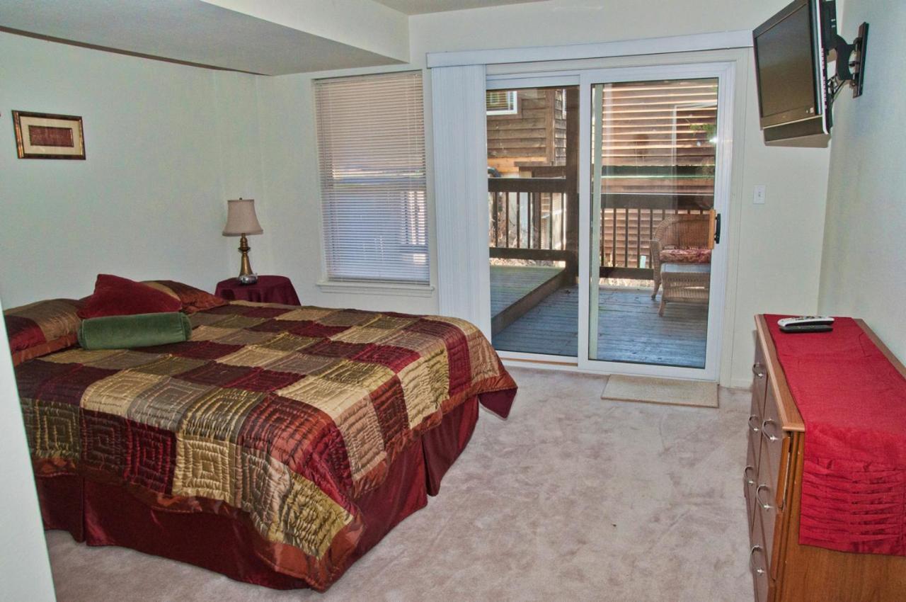 The Lodge At Old Kinderhook Camdenton Extérieur photo